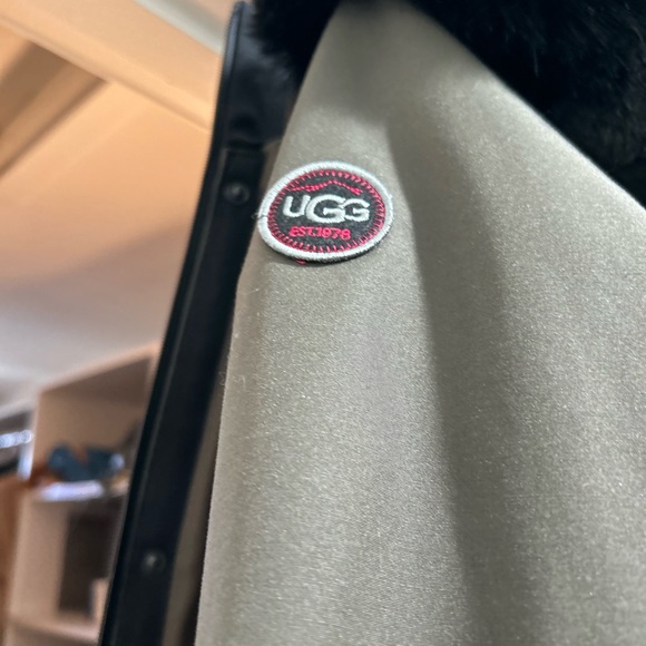 Ugg Bernice parka NWT olive green black interior & black fur on hood - Picture 8 of 16